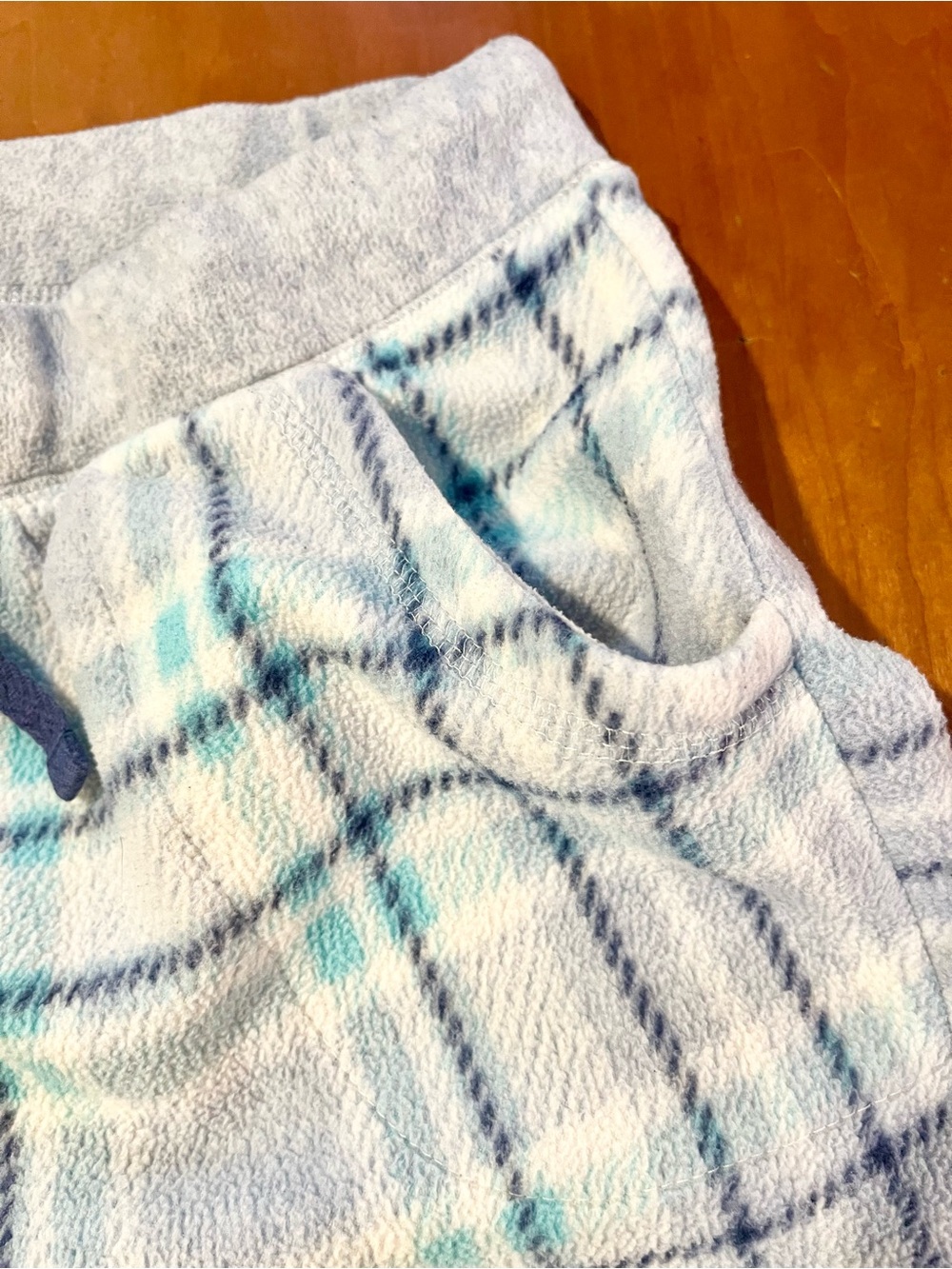 Cuddl Duds Plaid Fleece Lounge Pants w/ Pockets. White with Gray,Navy and Teal. - Picture 4 of 11